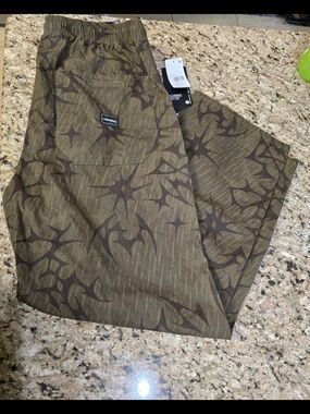 Volcom Men's Olive & Brown Graphic Cargo Pants